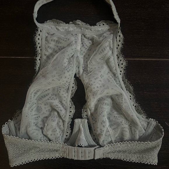 Victoria secrets underwire bra - Picture 4 of 5